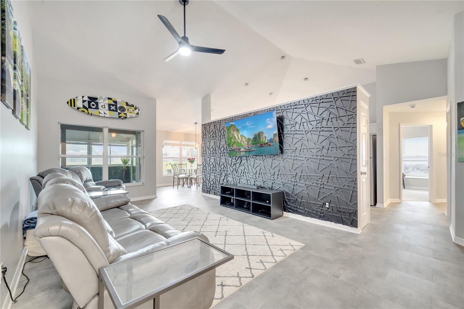 Image 7 of 31 For 12819 Waterhaven Circle