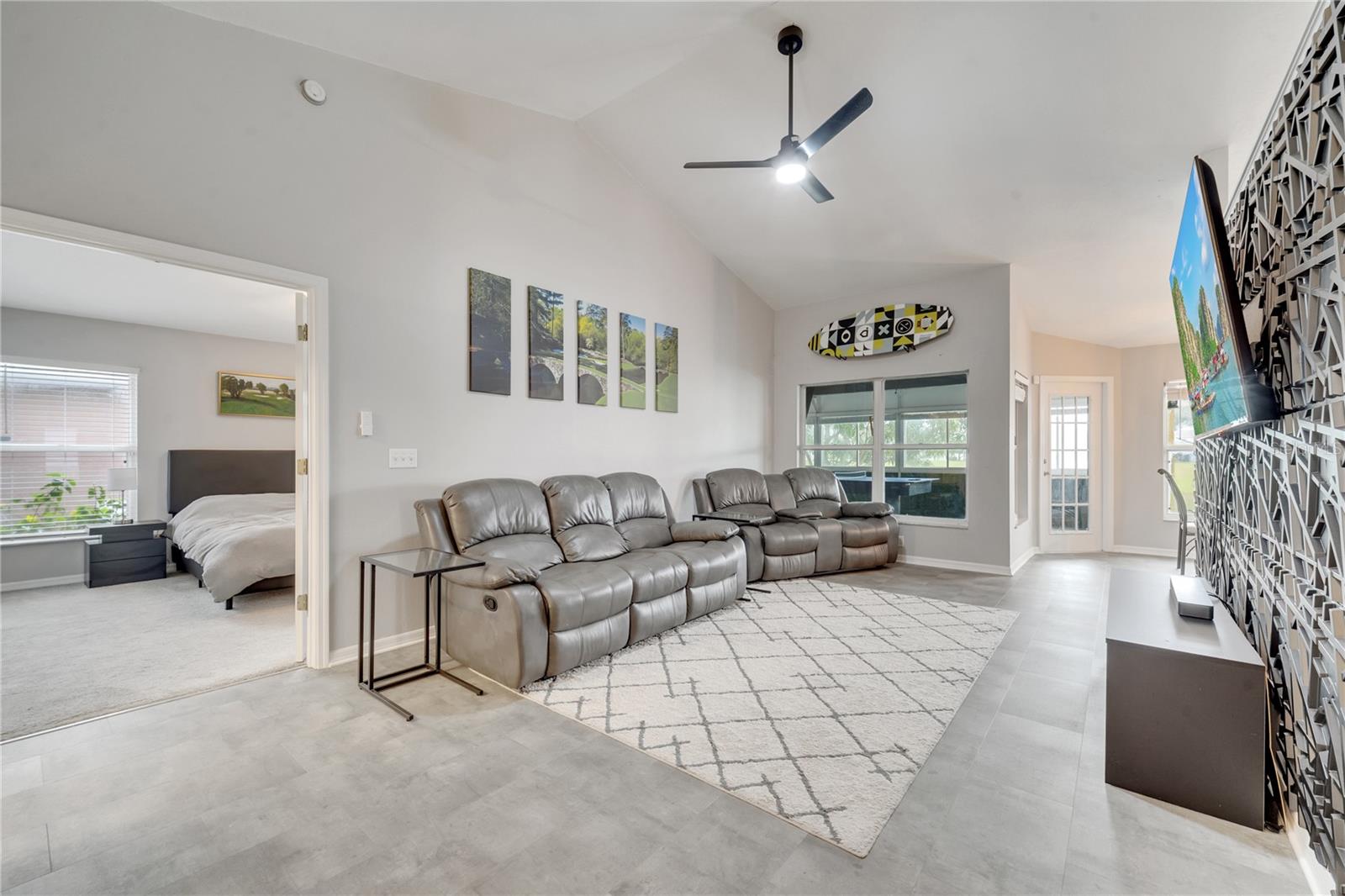 Image 8 of 31 For 12819 Waterhaven Circle