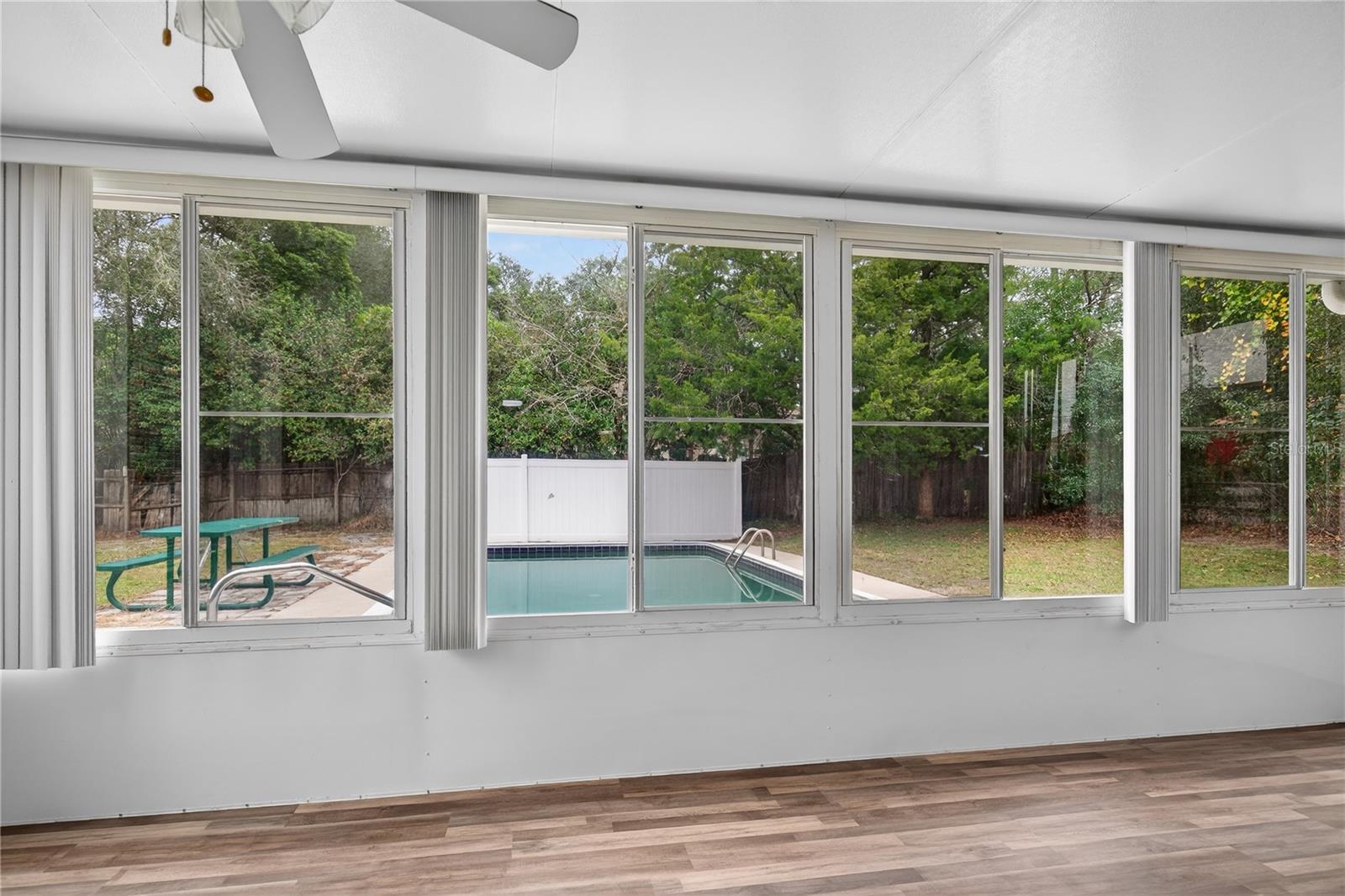 Image 29 of 37 For 11 Reyes Road