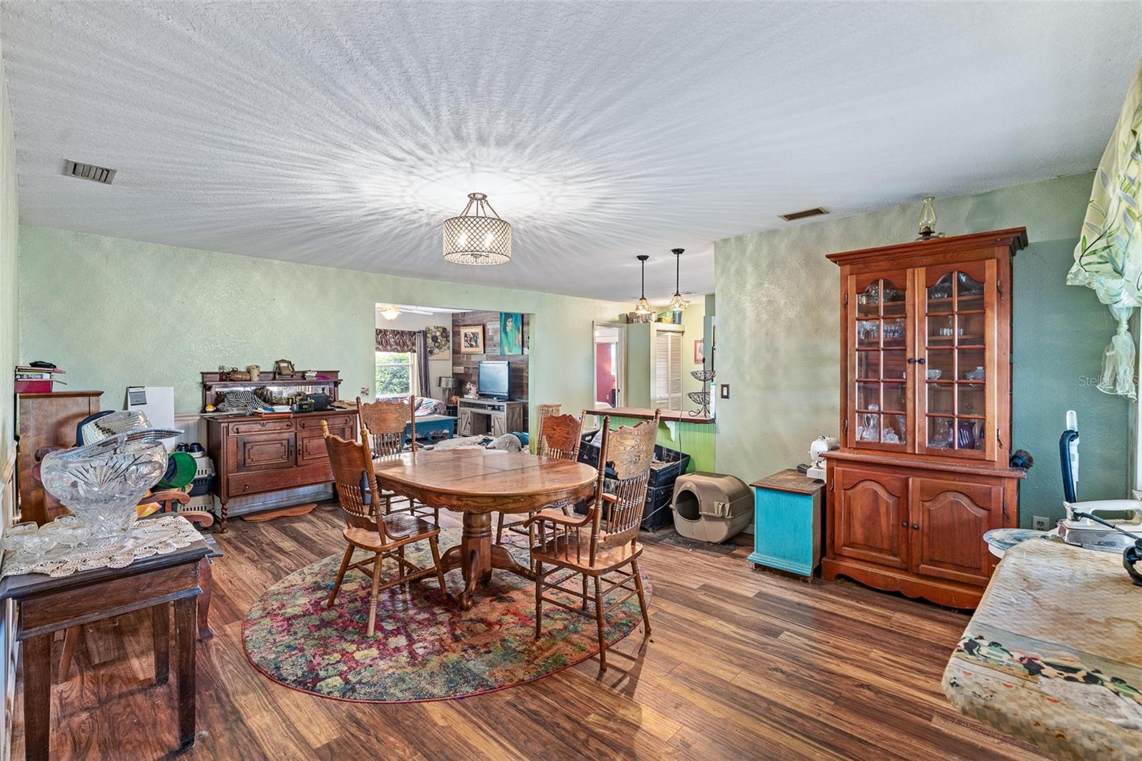 Image 17 of 84 For 3820 Orange Drive