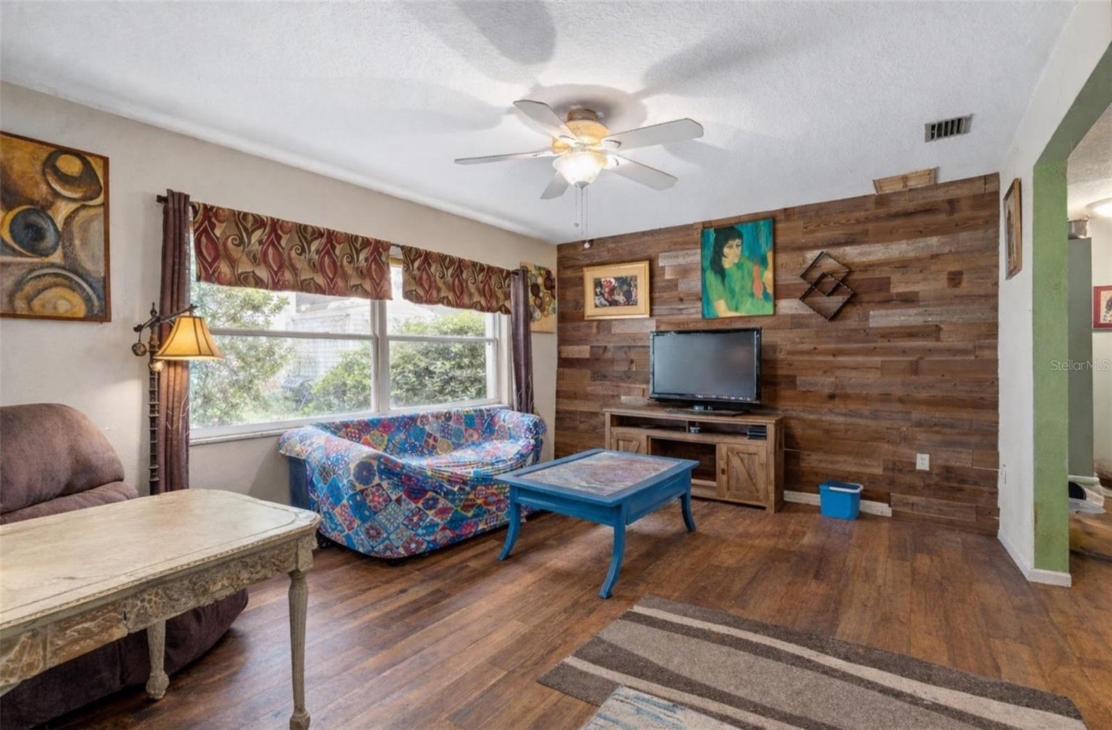 Image 21 of 84 For 3820 Orange Drive