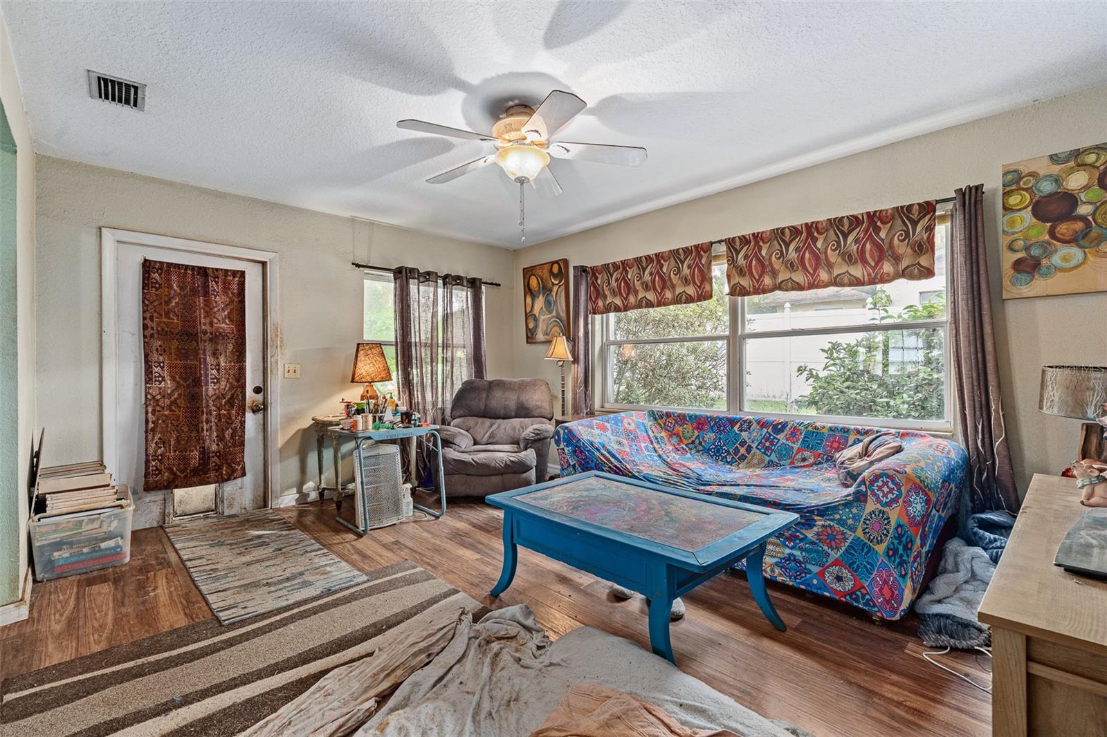 Image 22 of 84 For 3820 Orange Drive