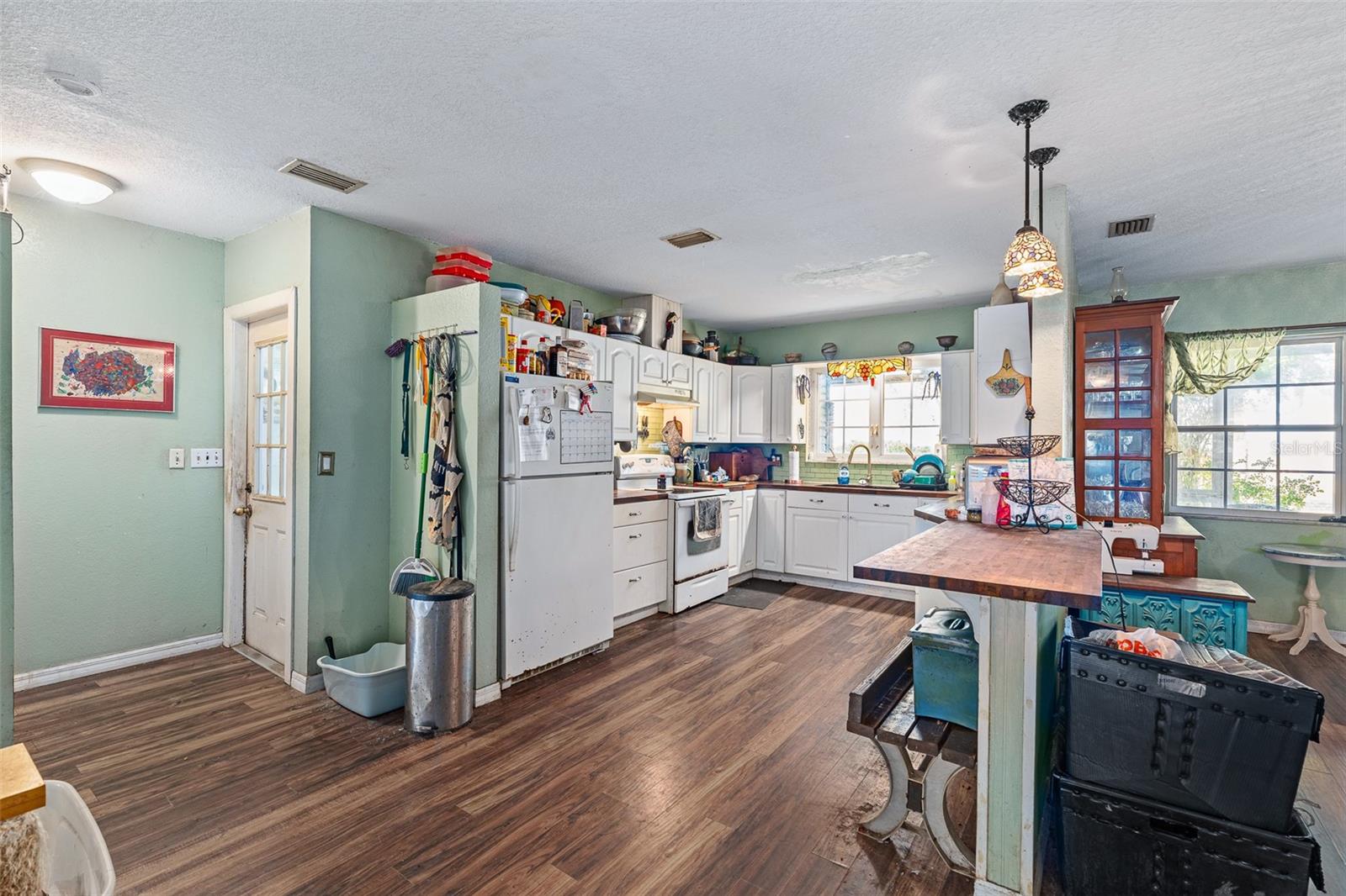 Image 23 of 84 For 3820 Orange Drive