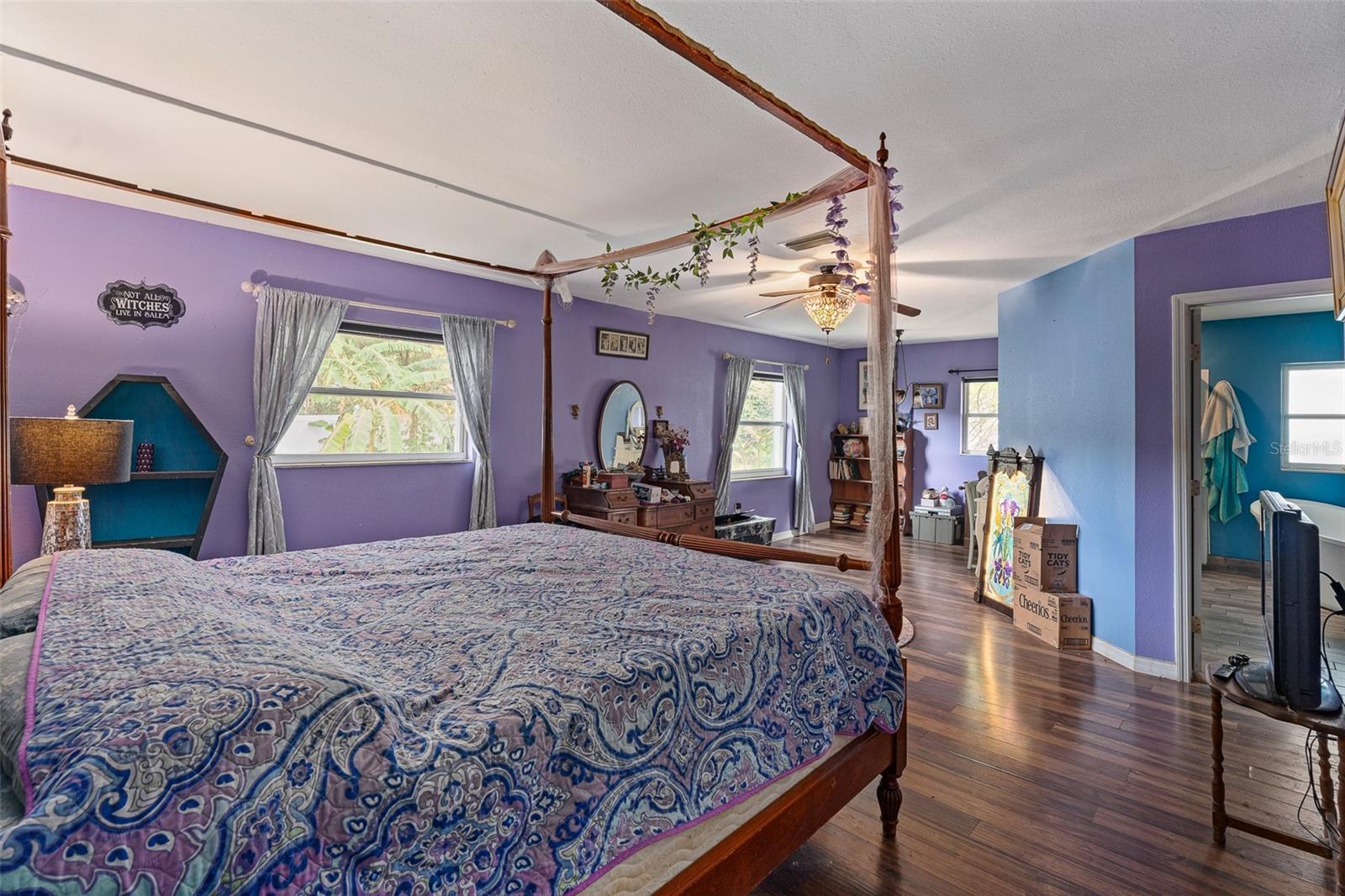 Image 28 of 84 For 3820 Orange Drive