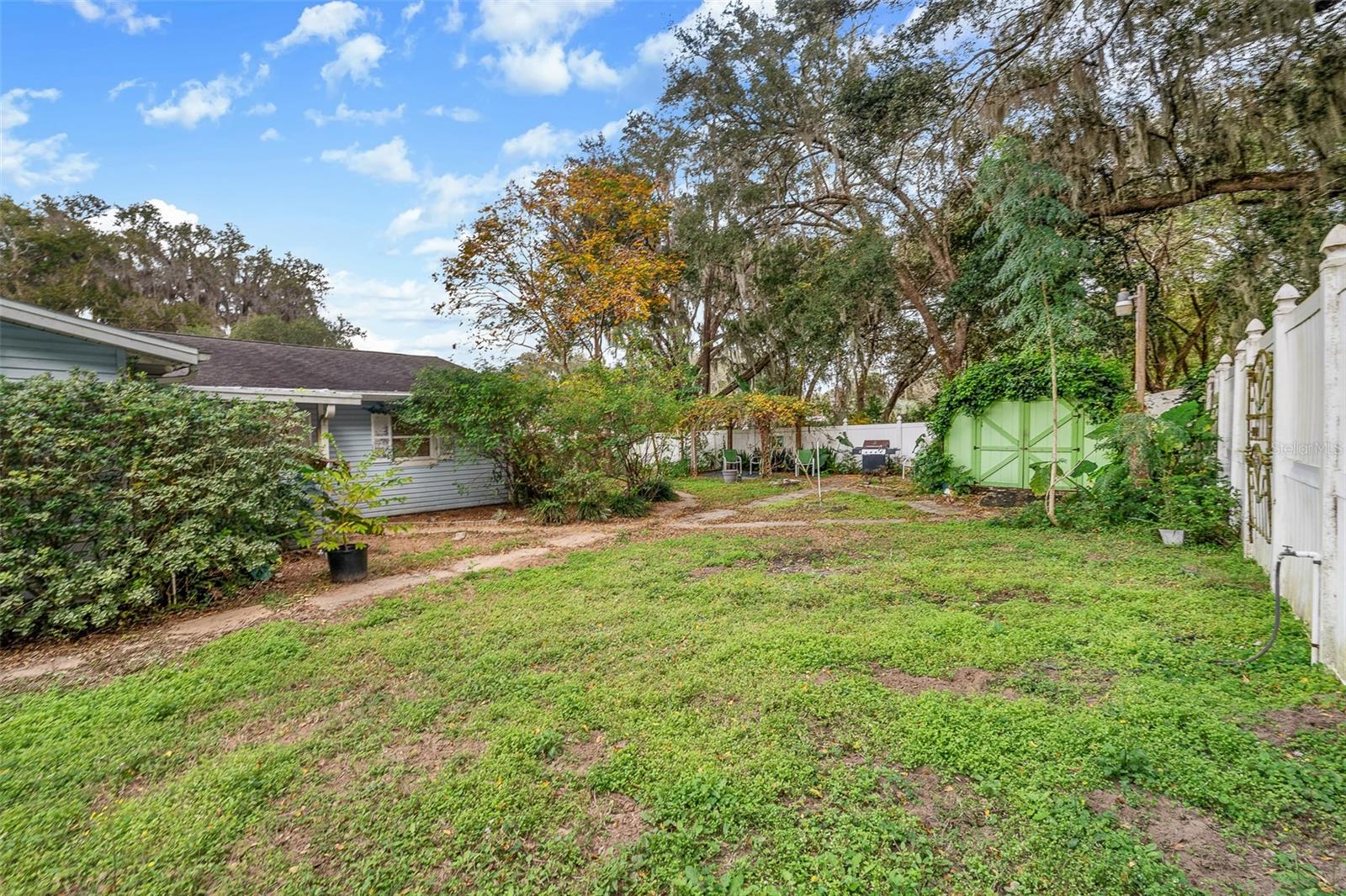 Image 44 of 84 For 3820 Orange Drive