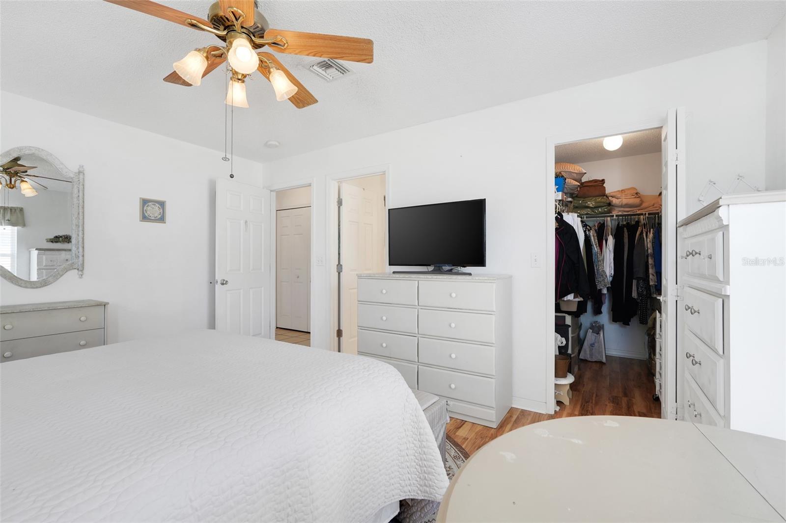 Image 14 of 35 For 5040 Pine Needle Drive