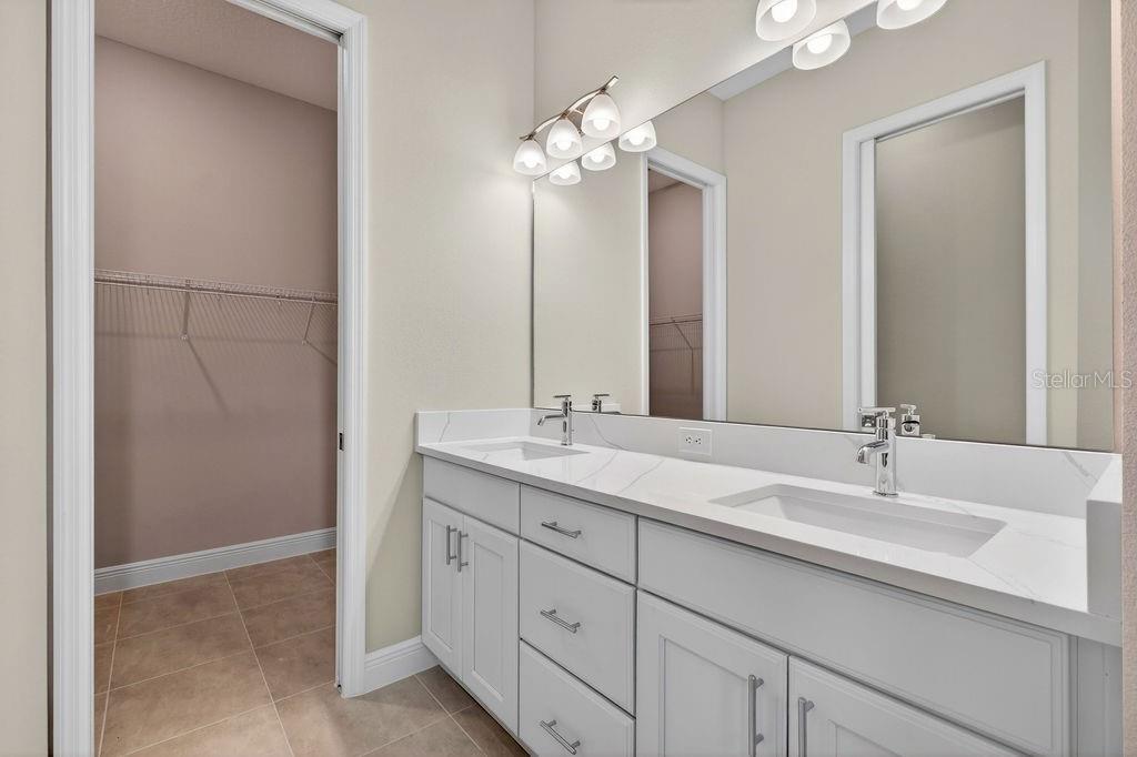 Image 19 of 50 For 8592 Hempstead Way