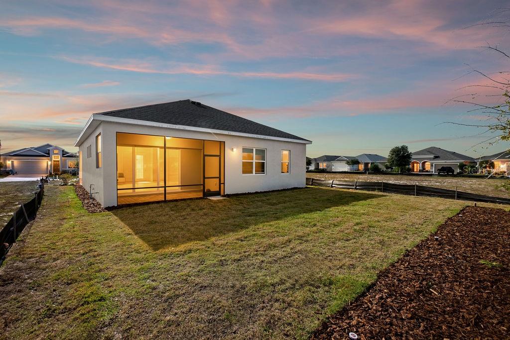 Image 36 of 50 For 8592 Hempstead Way