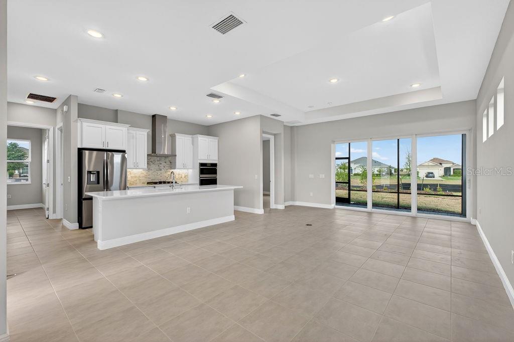 Image 7 of 50 For 8592 Hempstead Way