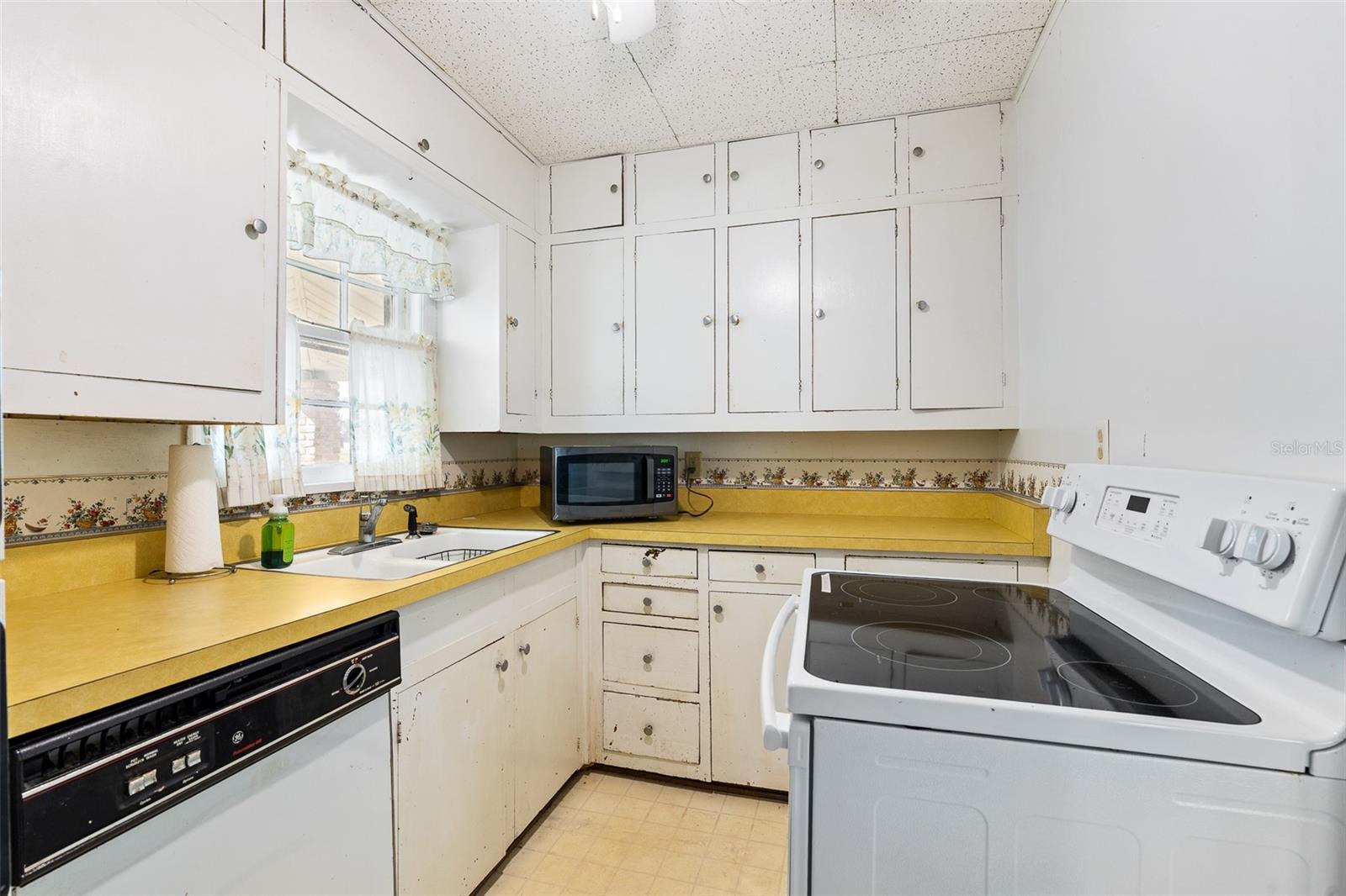 Image 25 of 70 For 470 Ogden Avenue