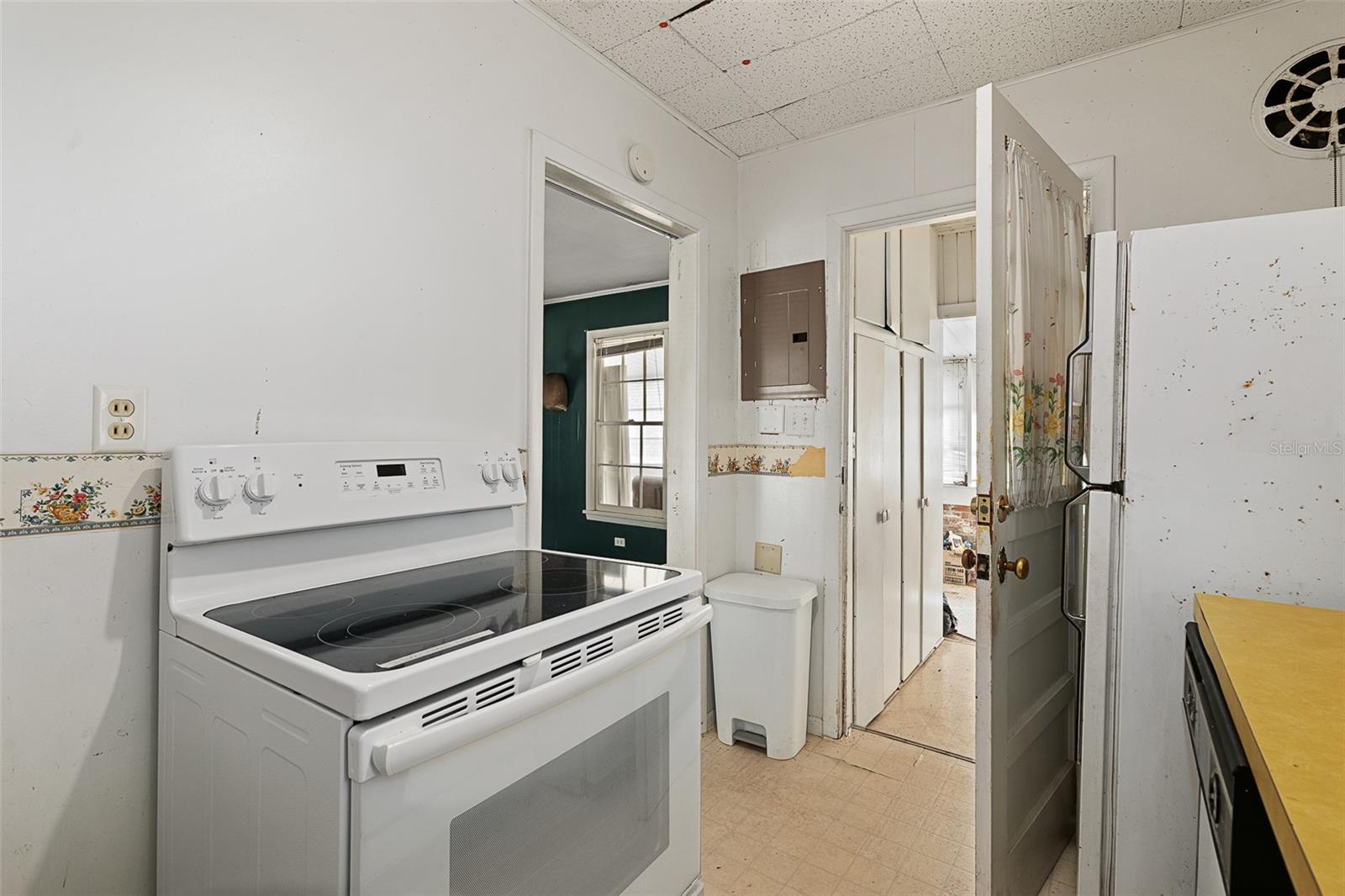 Image 27 of 70 For 470 Ogden Avenue