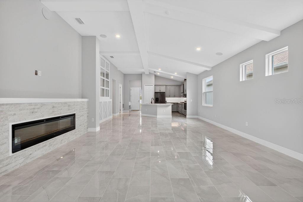 Image 14 of 55 For 2046 Wallingford Loop