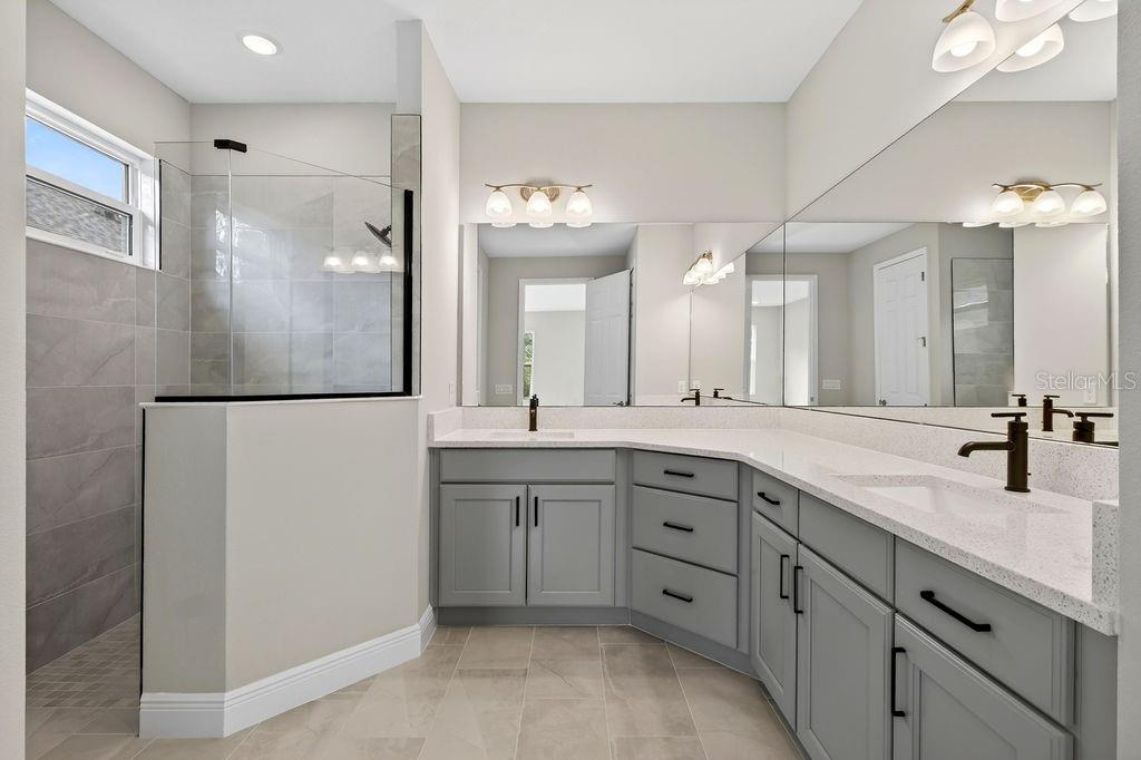 Image 19 of 55 For 2046 Wallingford Loop