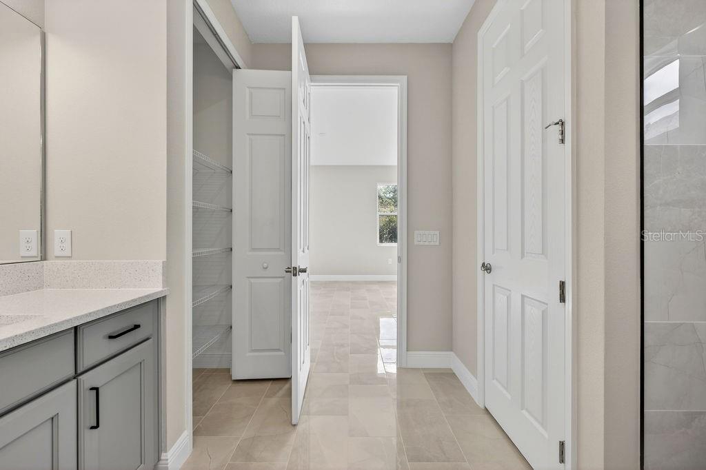 Image 20 of 55 For 2046 Wallingford Loop