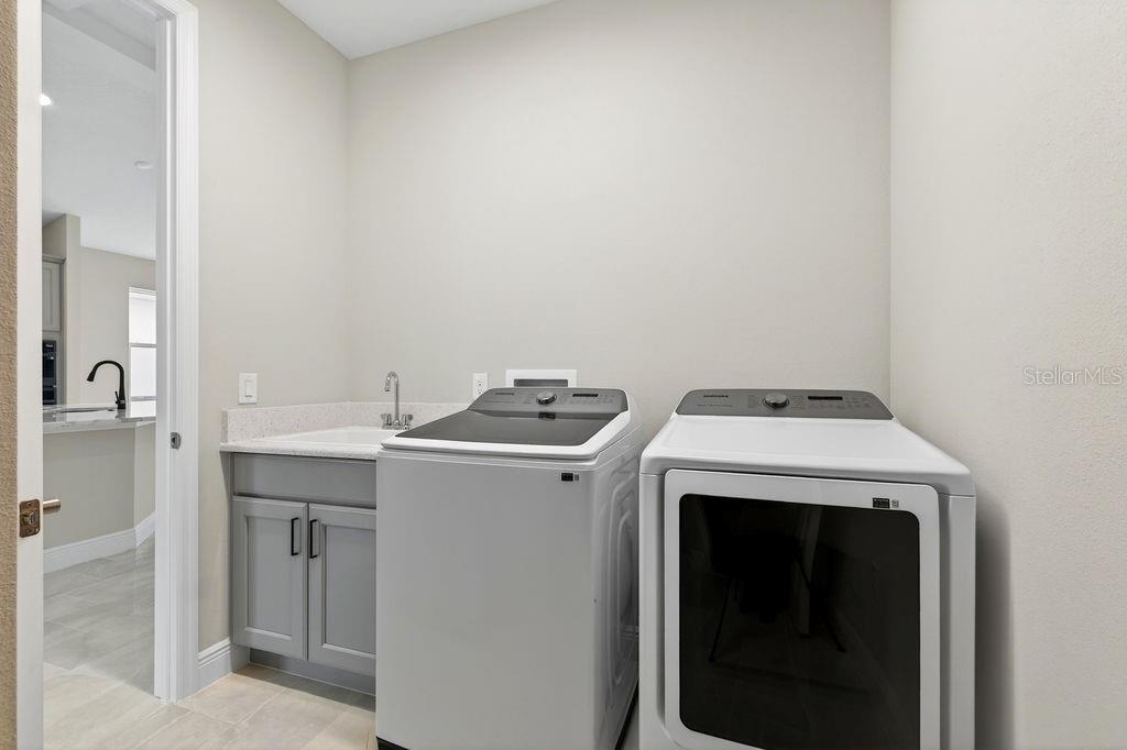 Image 32 of 55 For 2046 Wallingford Loop