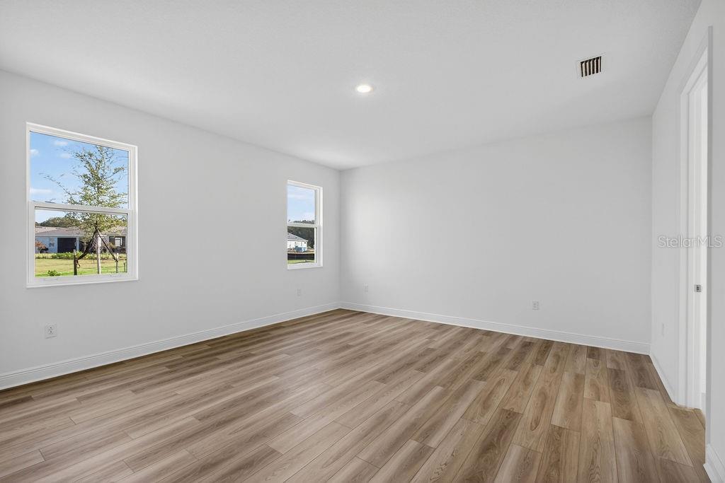 Image 16 of 51 For 3951 Kennebunk Loop