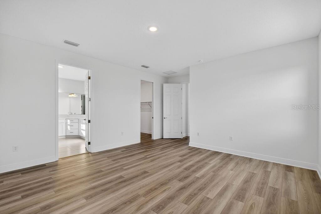 Image 17 of 51 For 3951 Kennebunk Loop