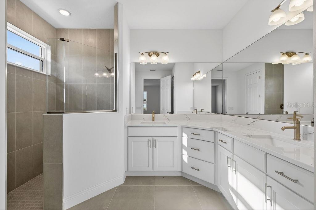 Image 18 of 51 For 3951 Kennebunk Loop