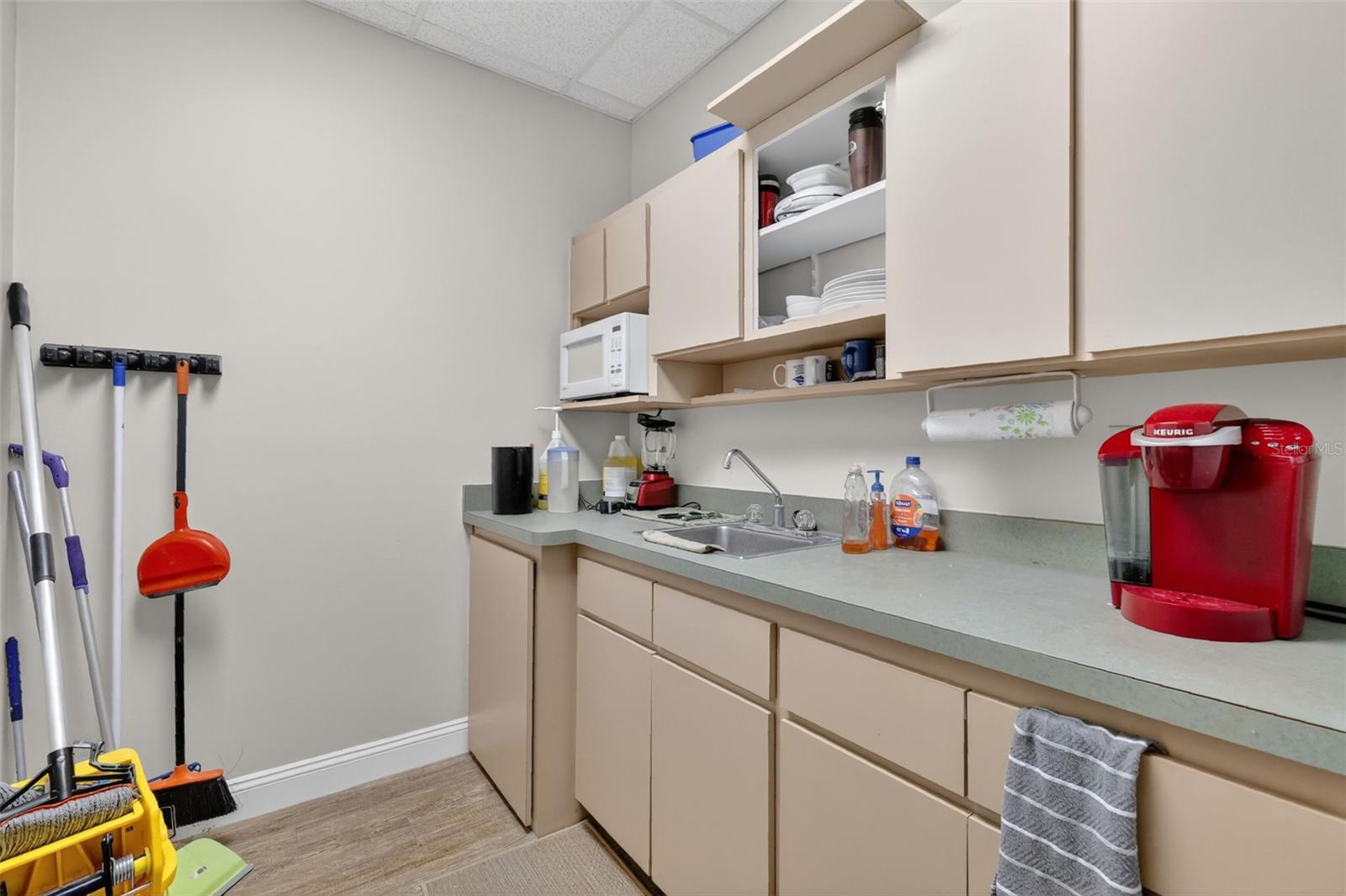 Image 17 of 34 For 103 Main Street