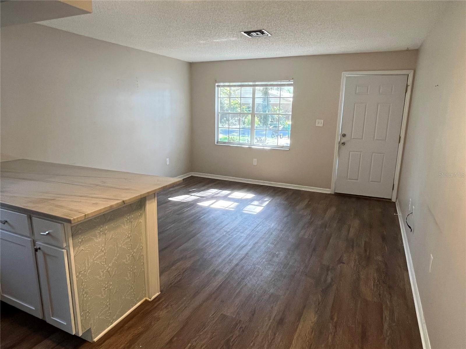 Image 5 of 12 For 414 Jennifer Lane