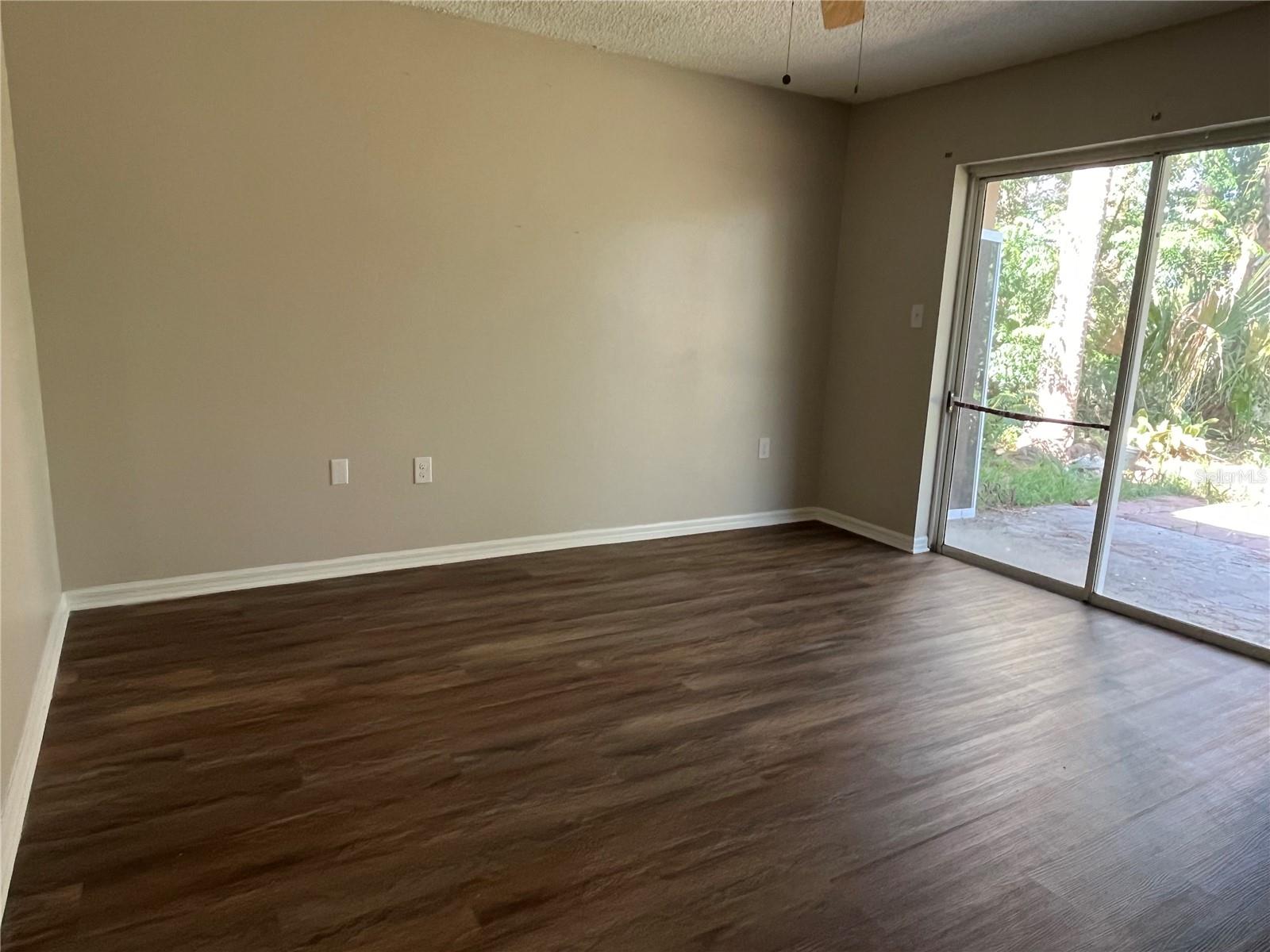 Image 9 of 12 For 414 Jennifer Lane