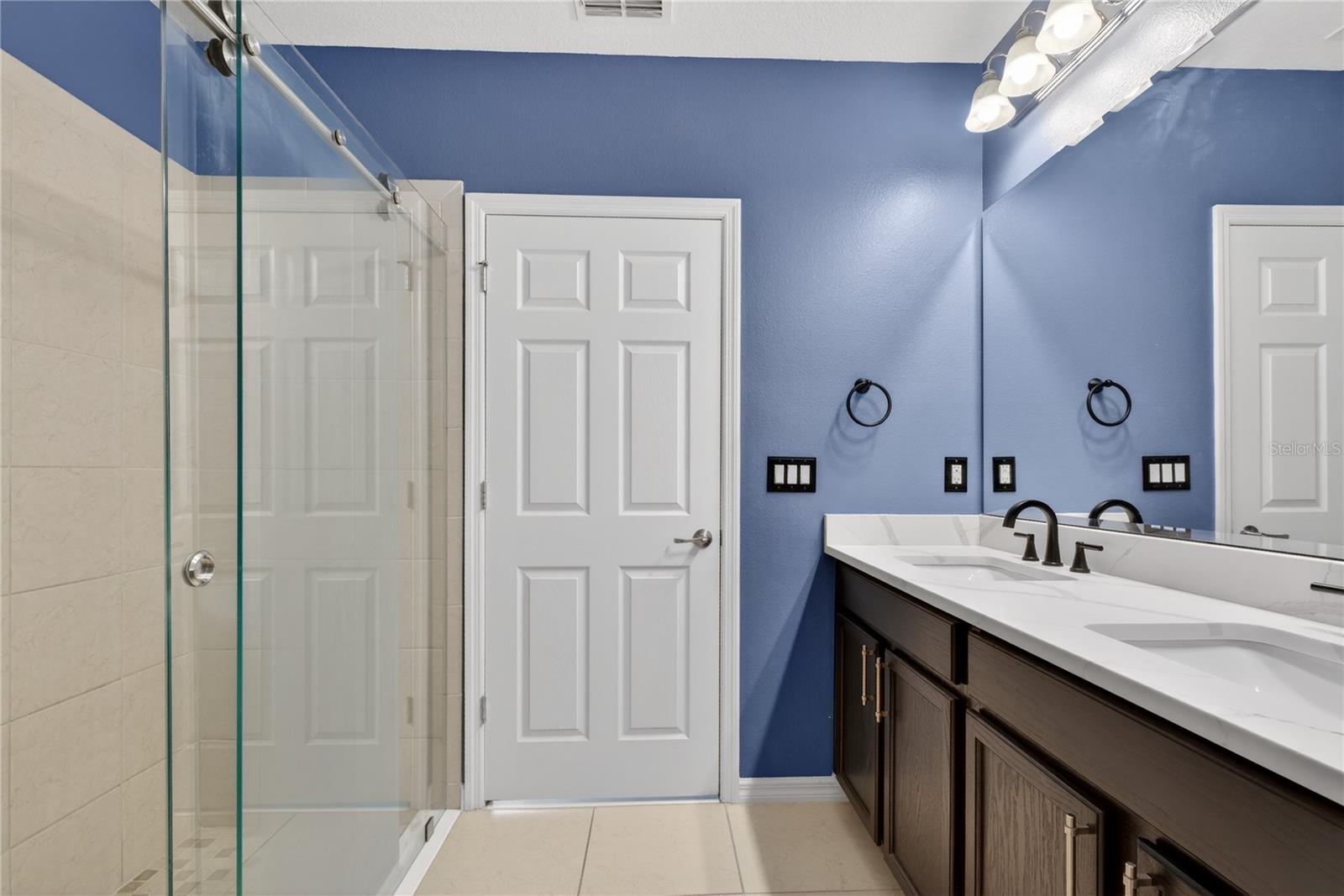 Image 20 of 33 For 3525 Davenport Creek Court