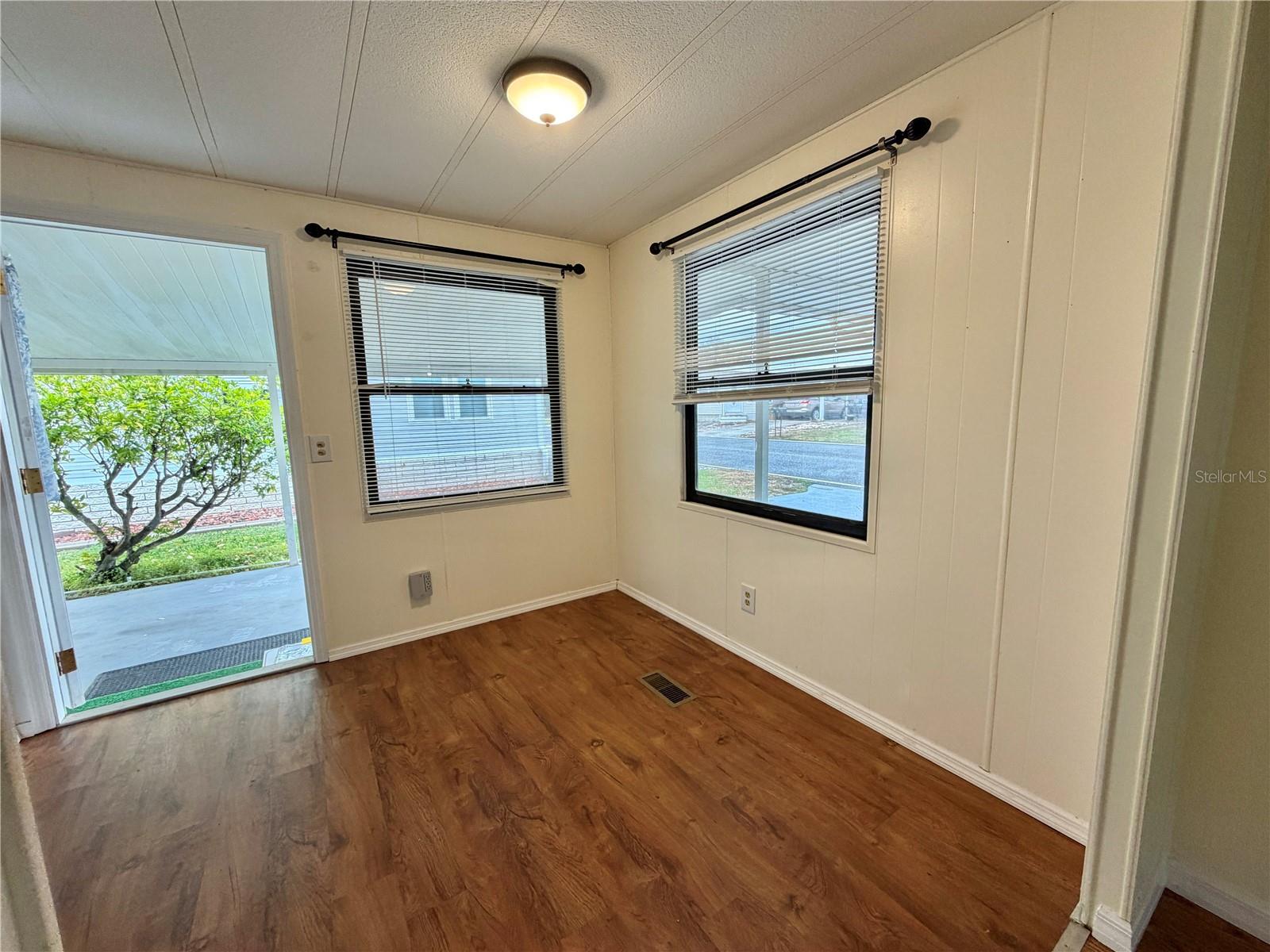 Image 18 of 52 For 121 Dogwood Trail