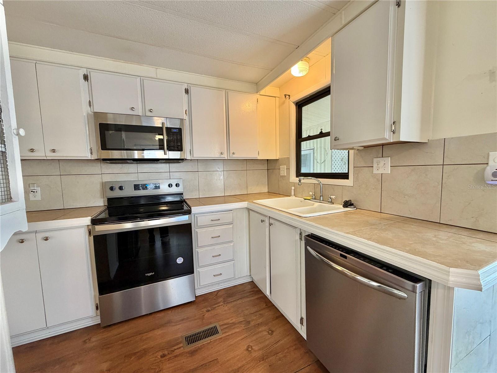 Image 23 of 52 For 121 Dogwood Trail