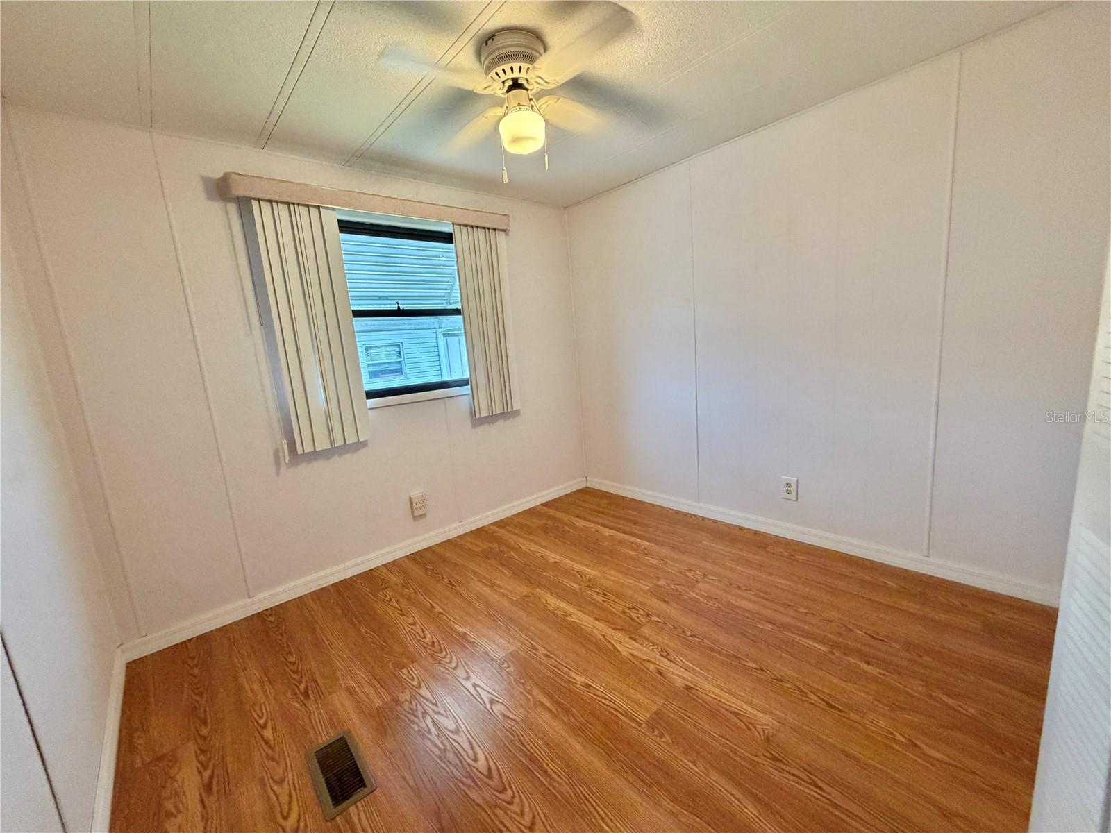 Image 27 of 52 For 121 Dogwood Trail