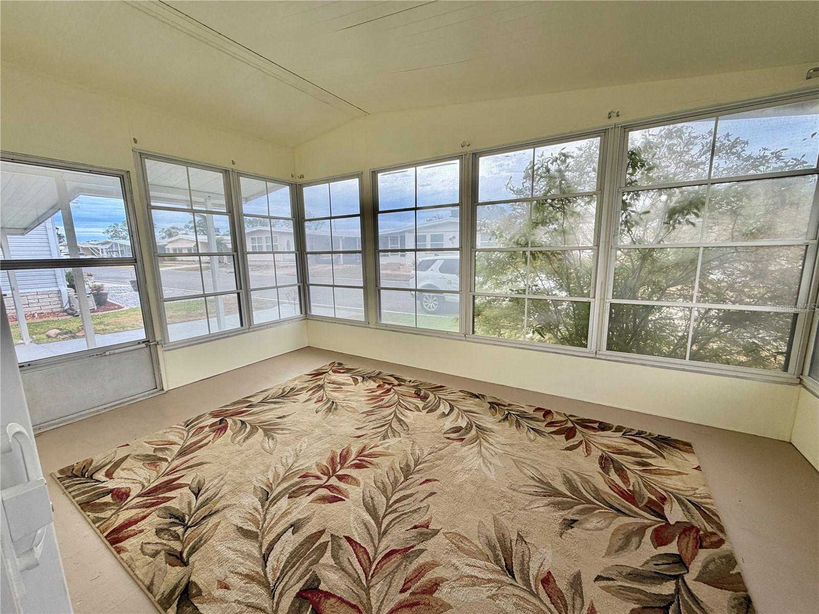 Image 3 of 52 For 121 Dogwood Trail