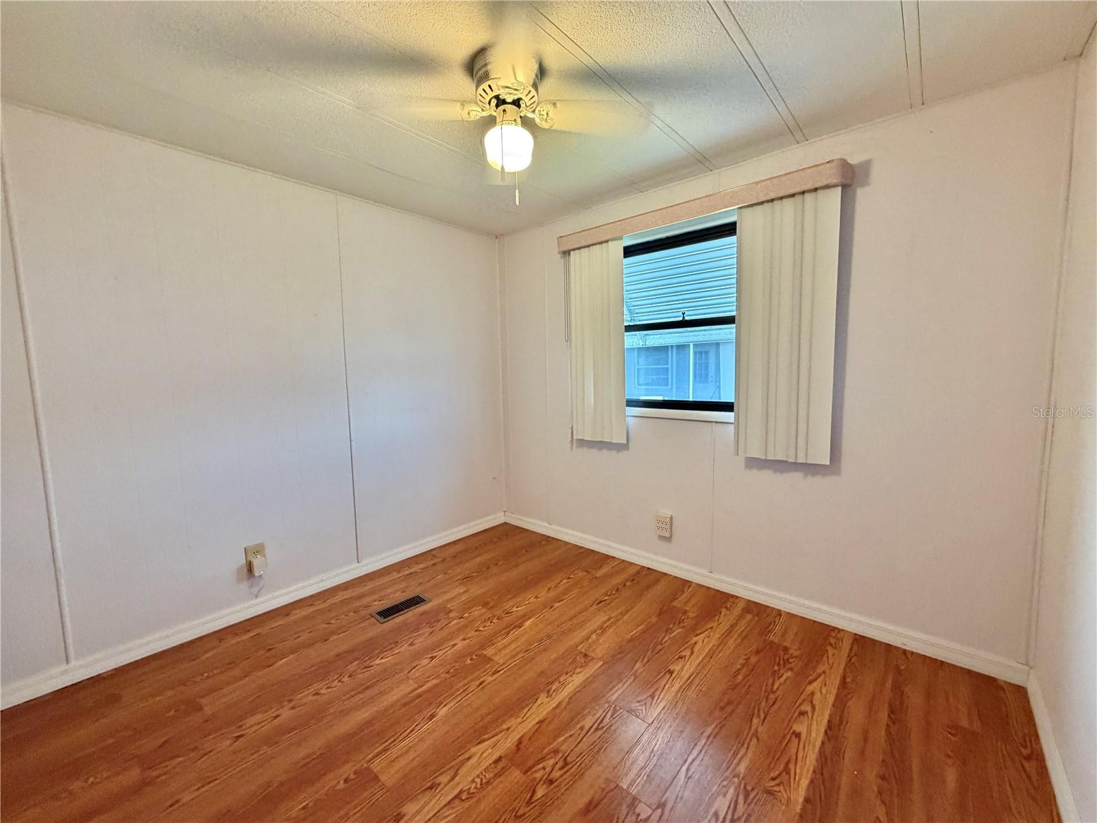 Image 30 of 52 For 121 Dogwood Trail