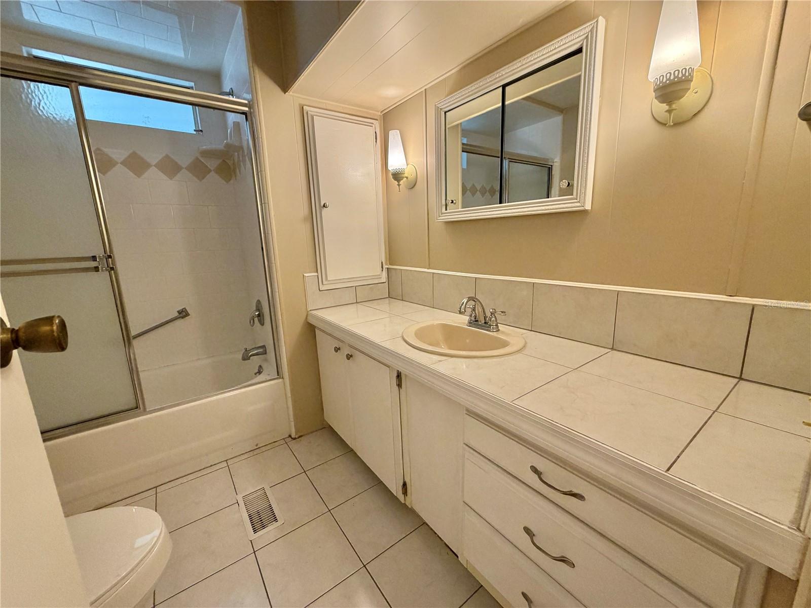 Image 31 of 52 For 121 Dogwood Trail