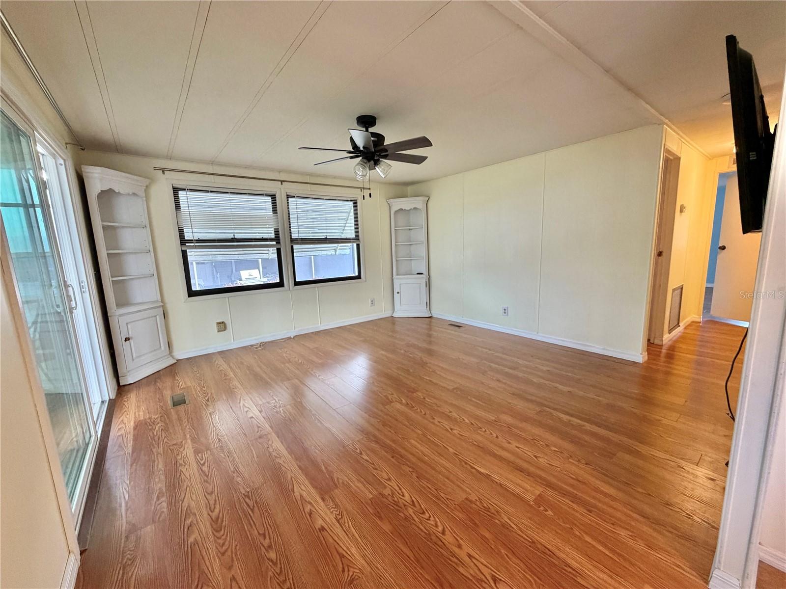 Image 6 of 52 For 121 Dogwood Trail