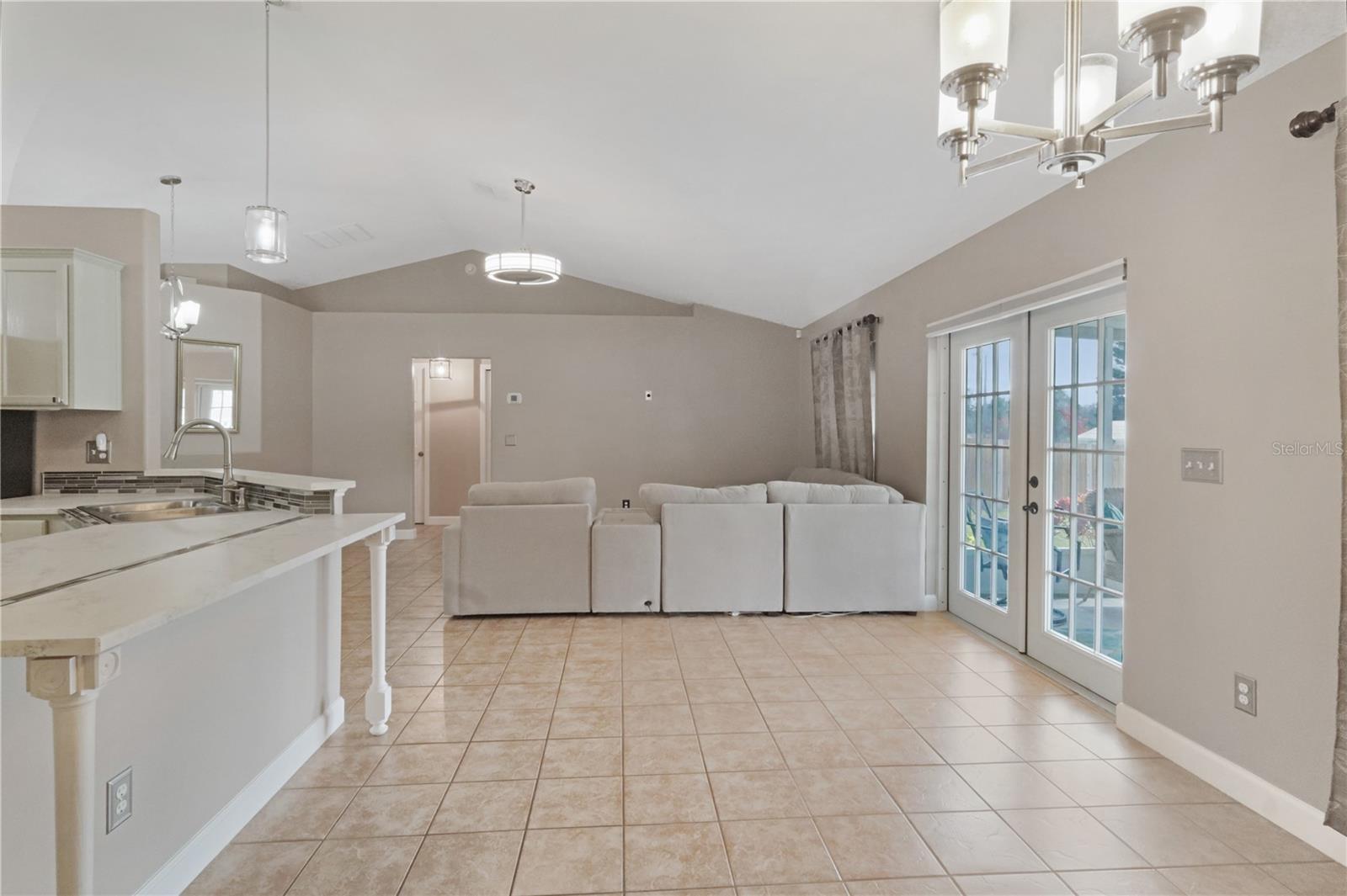 Image 10 of 43 For 640 Woodview Drive