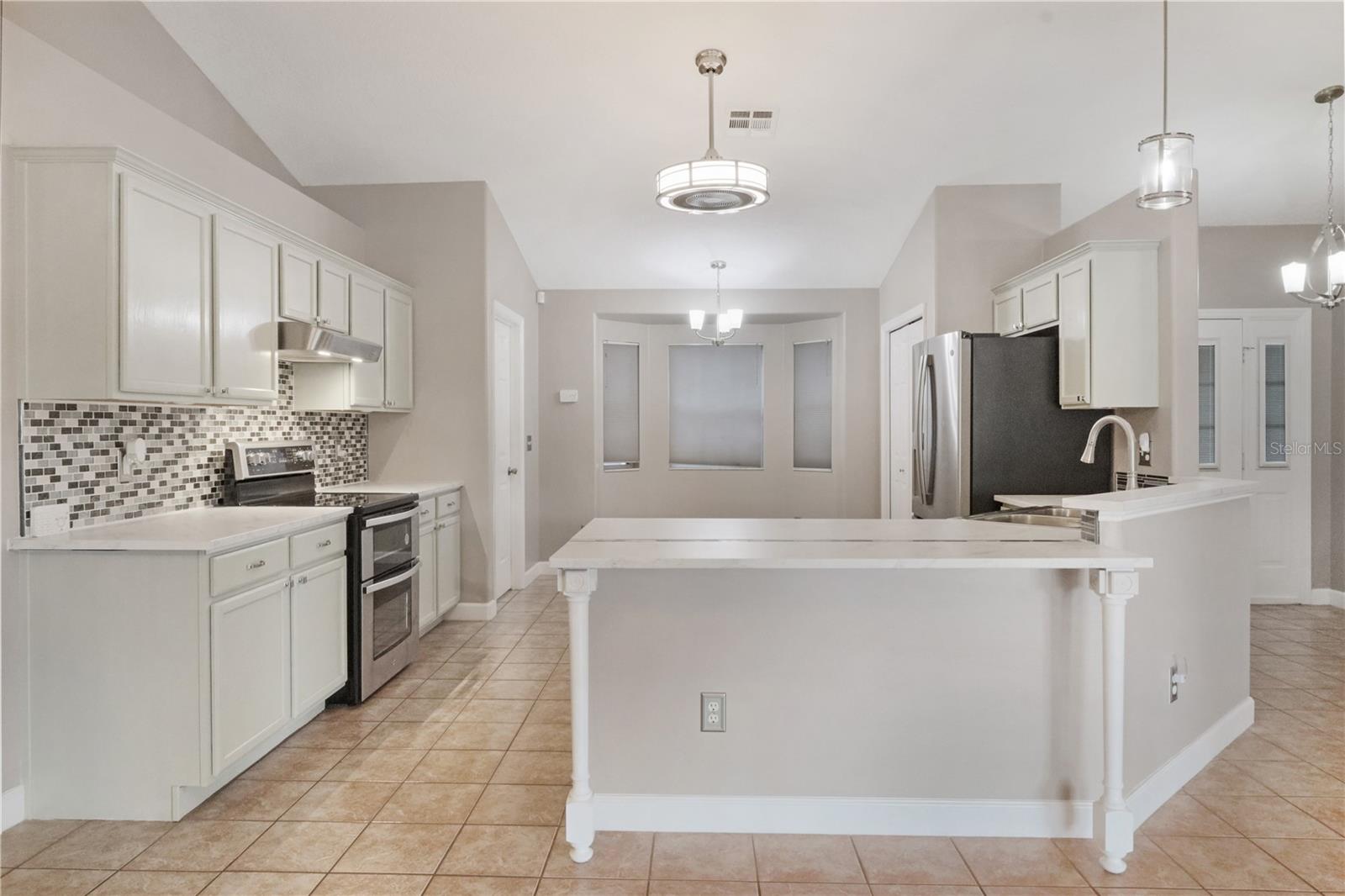 Image 11 of 43 For 640 Woodview Drive