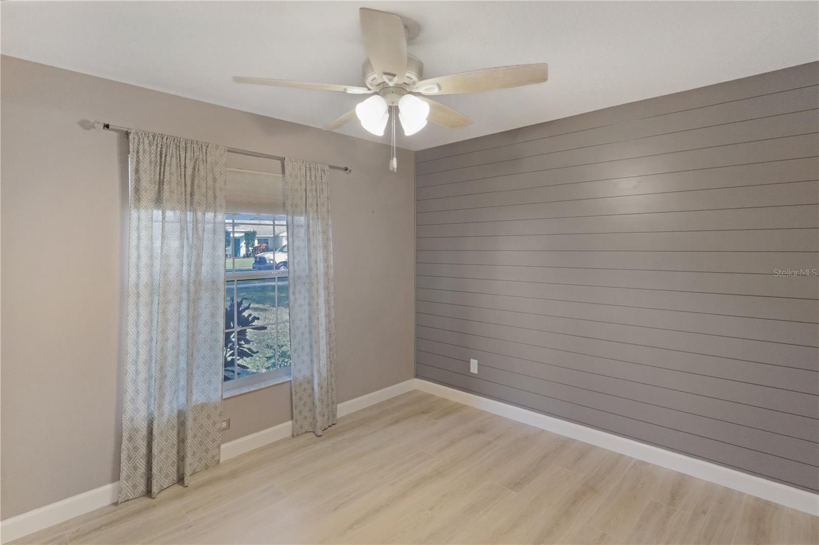 Image 16 of 43 For 640 Woodview Drive