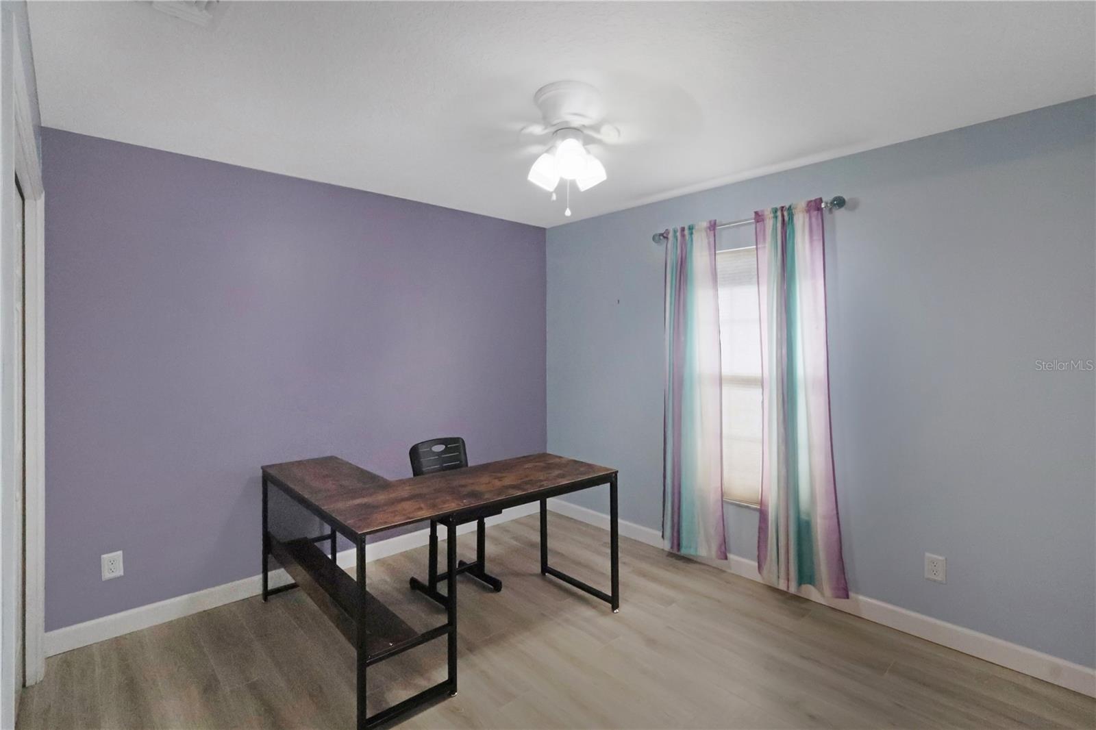 Image 18 of 43 For 640 Woodview Drive