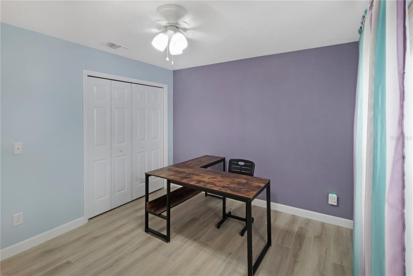 Image 19 of 43 For 640 Woodview Drive