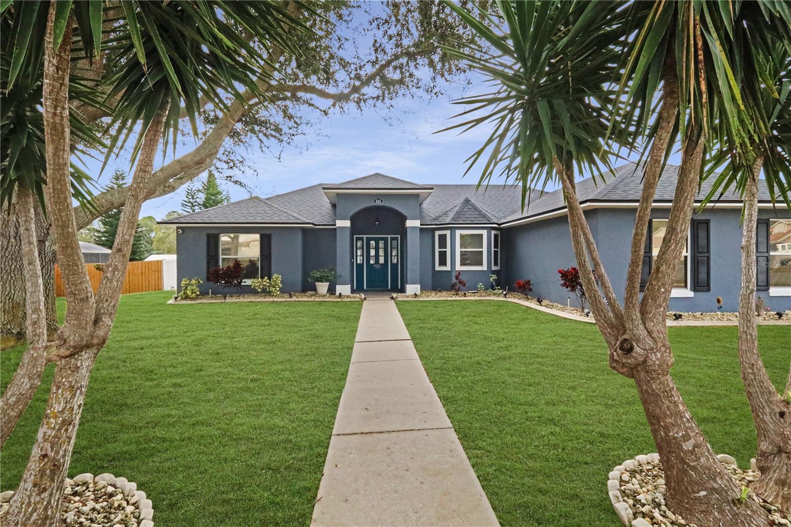 Image 2 of 43 For 640 Woodview Drive