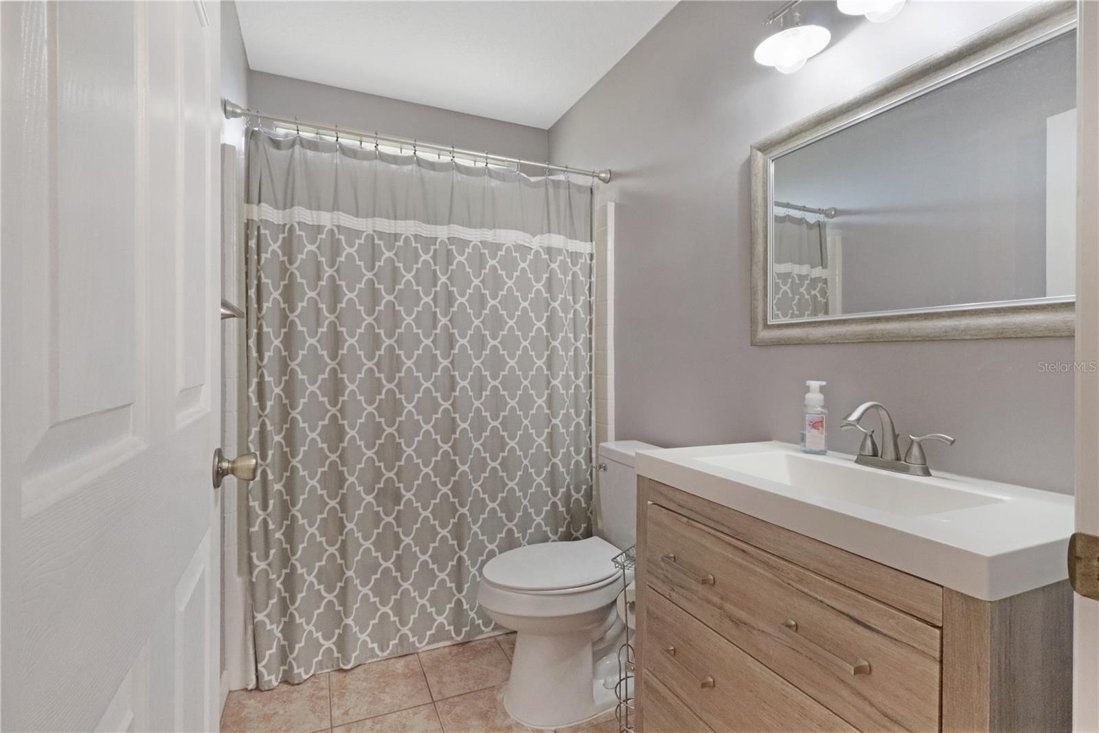 Image 20 of 43 For 640 Woodview Drive