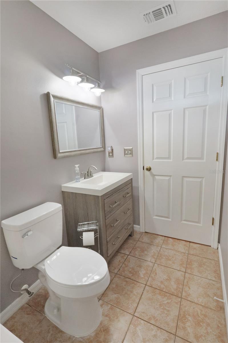 Image 21 of 43 For 640 Woodview Drive