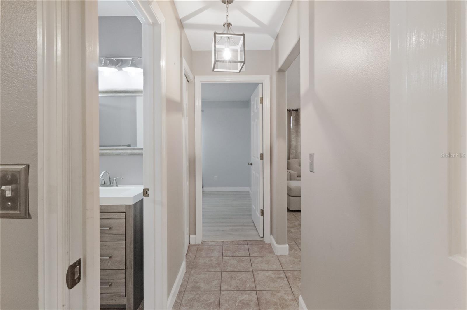 Image 22 of 43 For 640 Woodview Drive