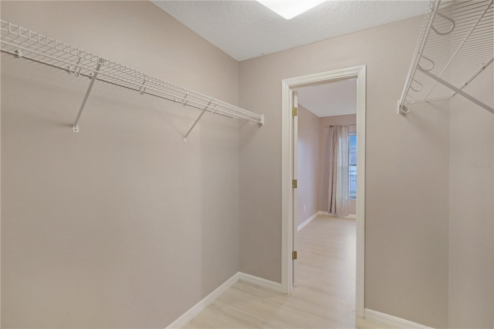 Image 30 of 43 For 640 Woodview Drive