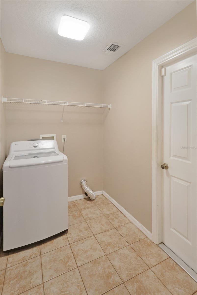 Image 31 of 43 For 640 Woodview Drive