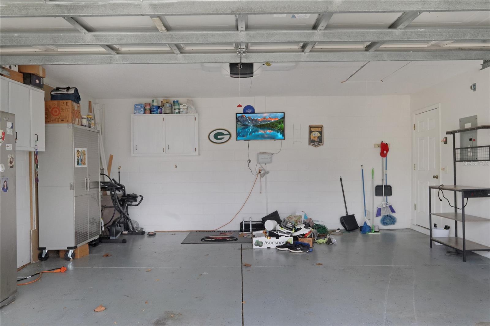 Image 32 of 43 For 640 Woodview Drive