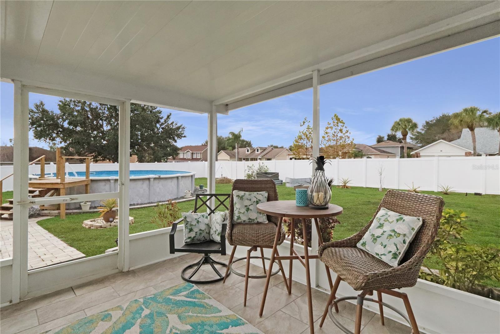 Image 35 of 43 For 640 Woodview Drive