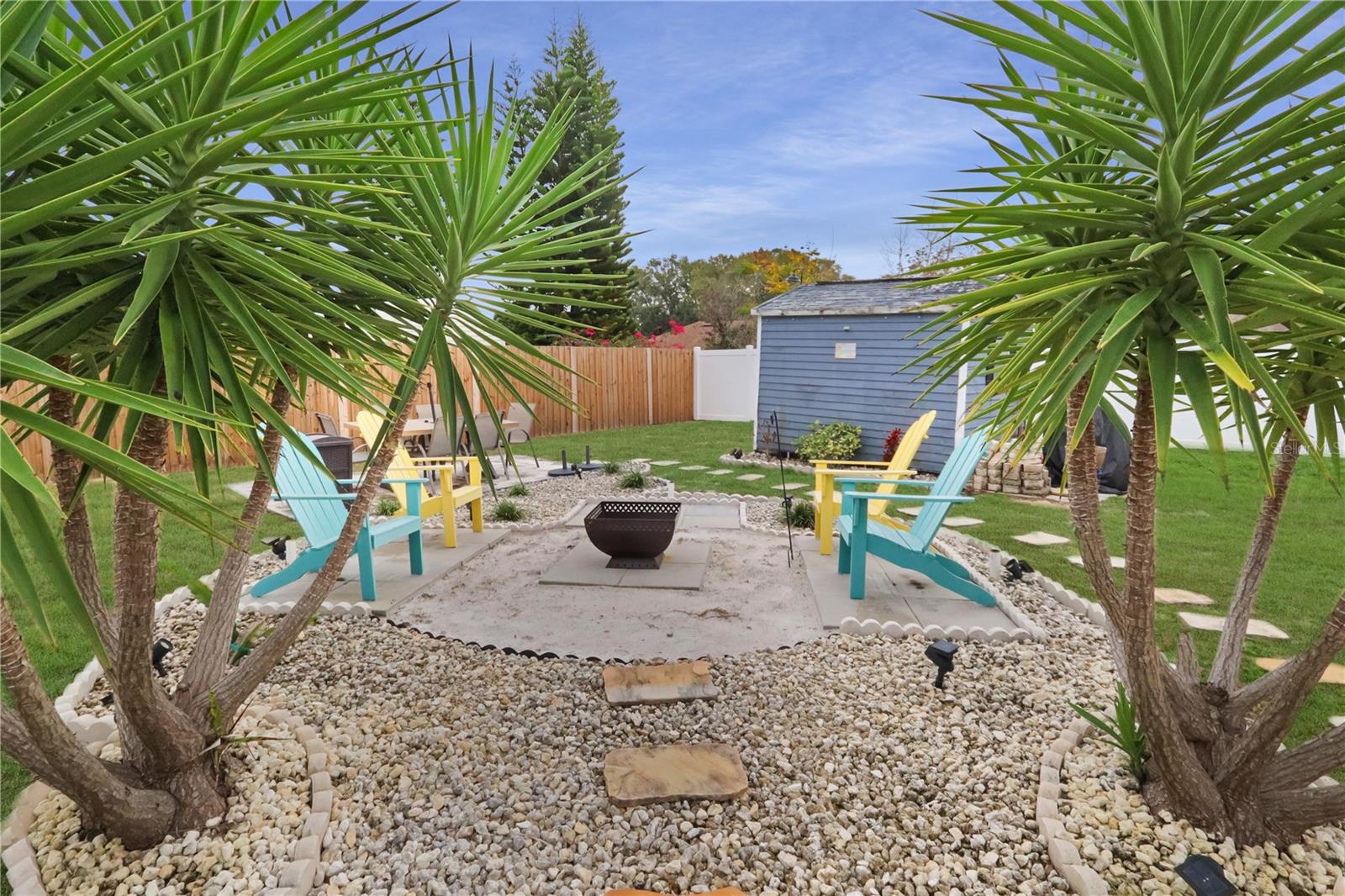 Image 38 of 43 For 640 Woodview Drive