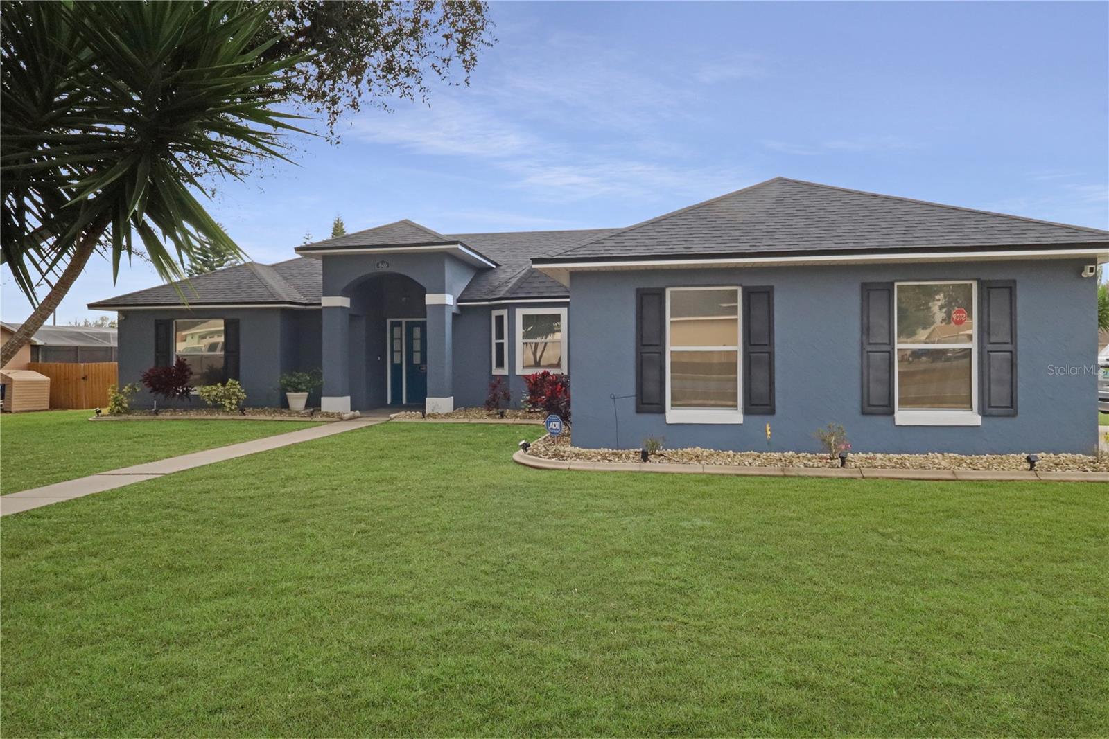 Image 4 of 43 For 640 Woodview Drive