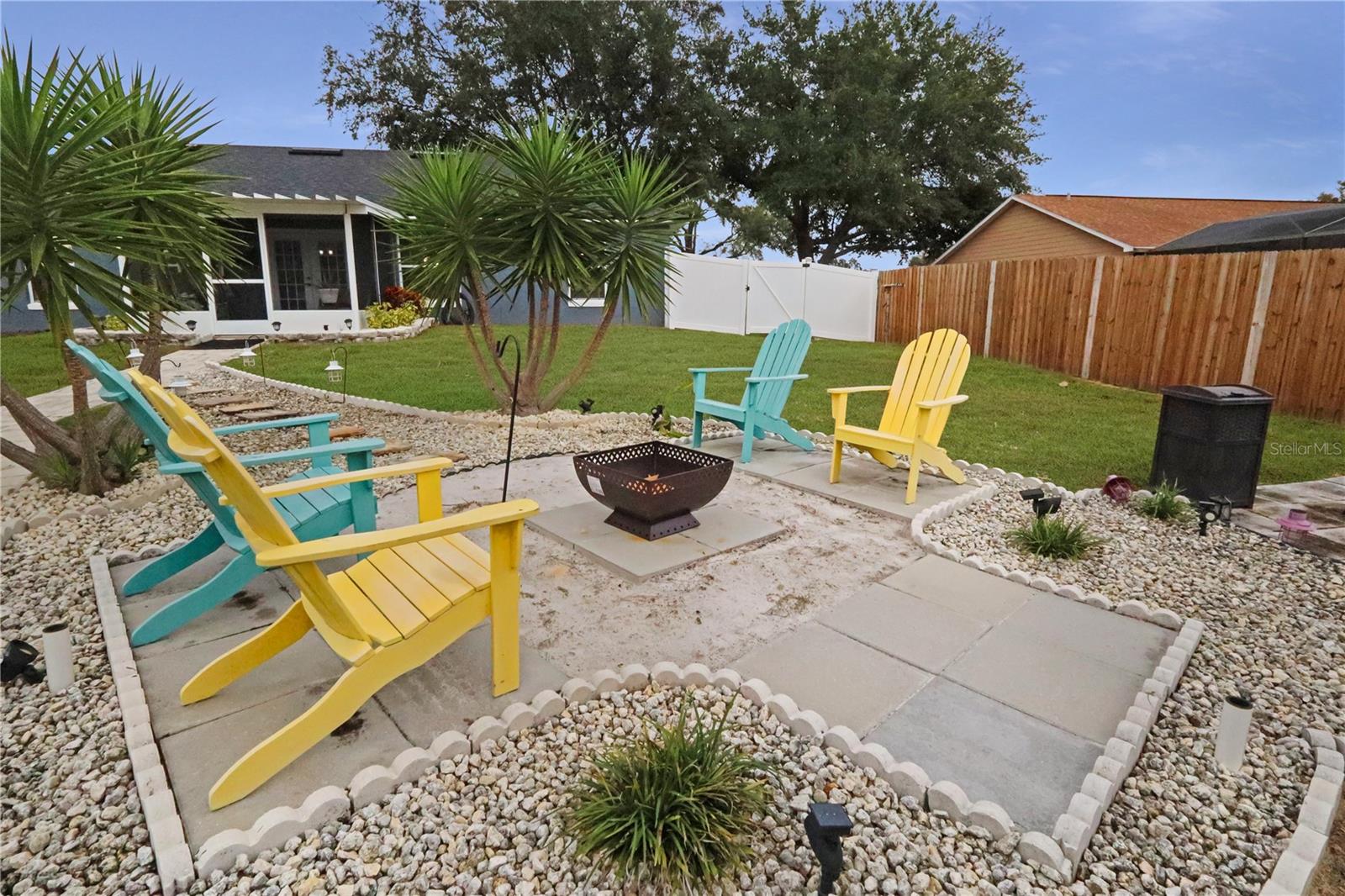 Image 40 of 43 For 640 Woodview Drive