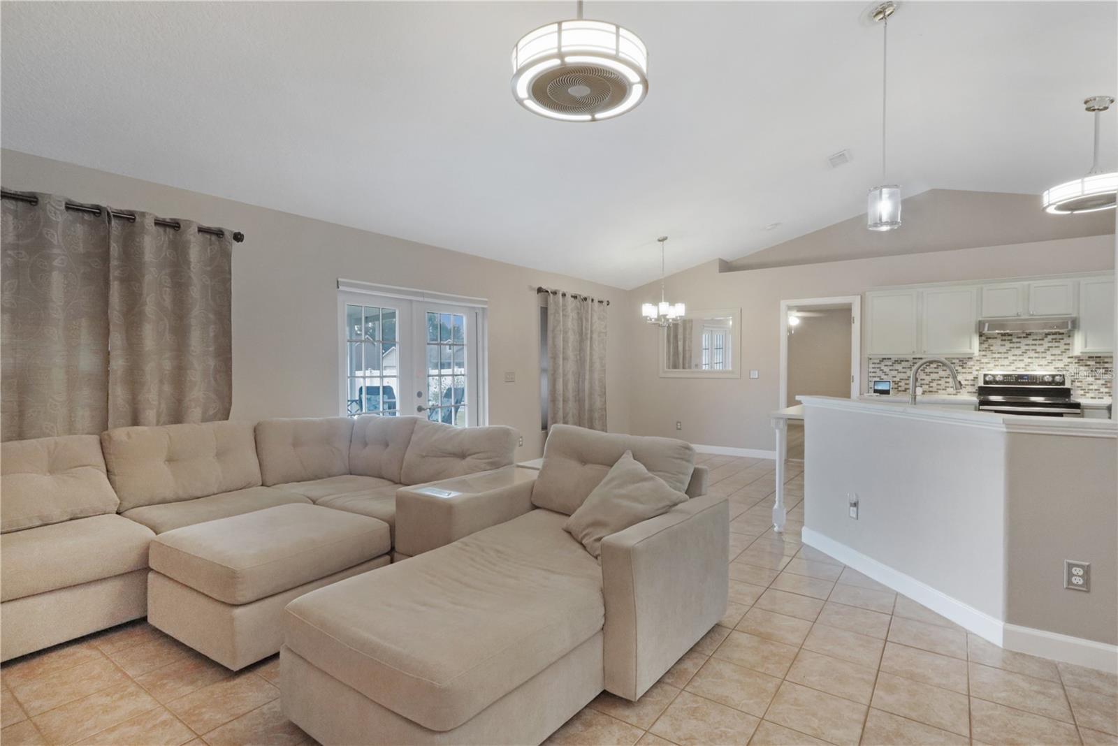 Image 8 of 43 For 640 Woodview Drive